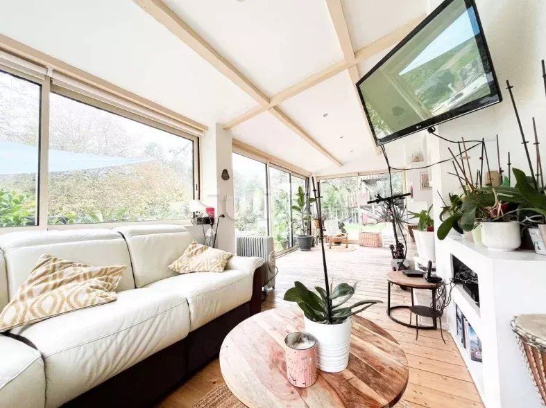 villa 7 Pièces en vente sur Bagnols-en-Forêt (83600)