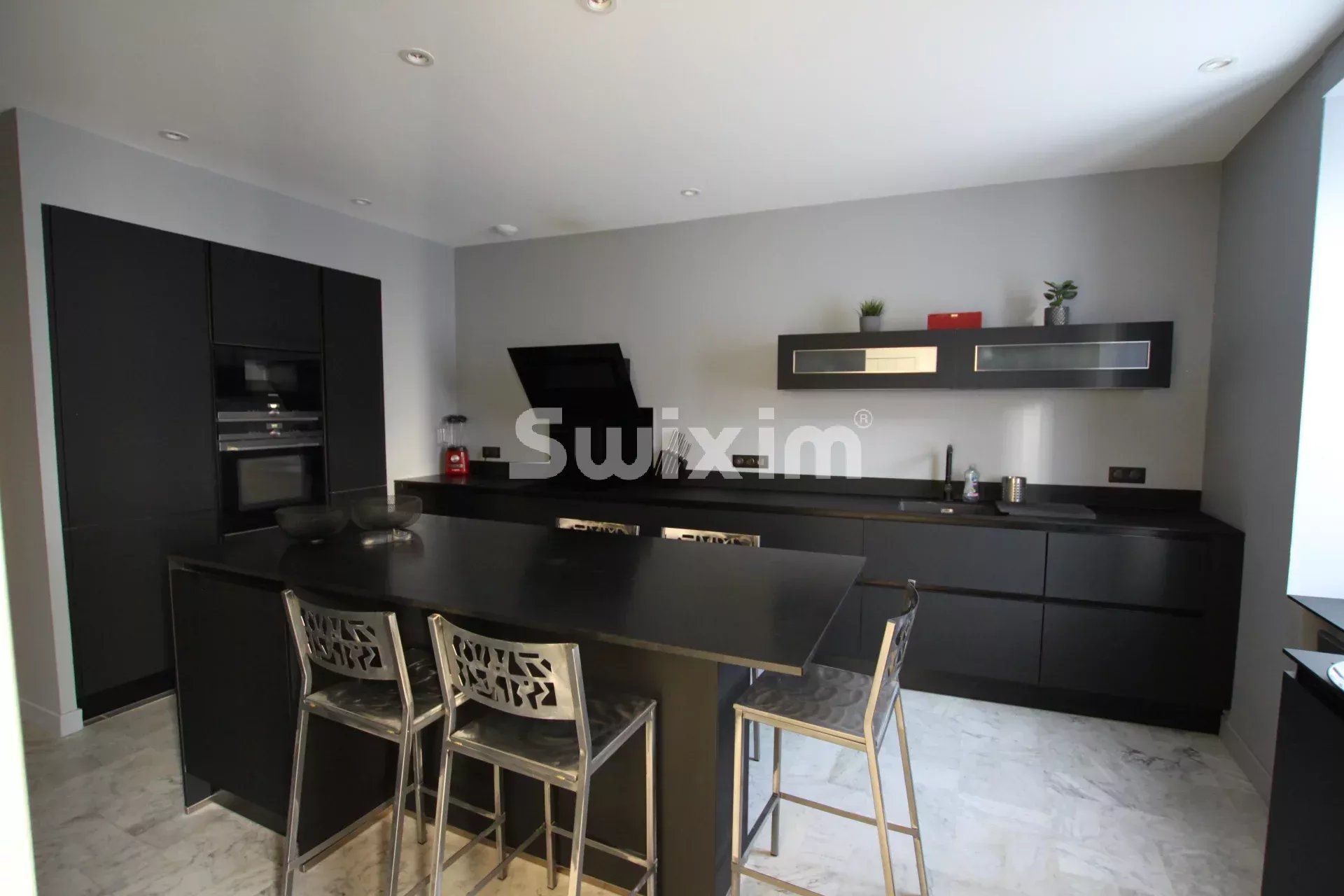 house 11 Rooms for sale on Ambérieu-en-Bugey (01500)