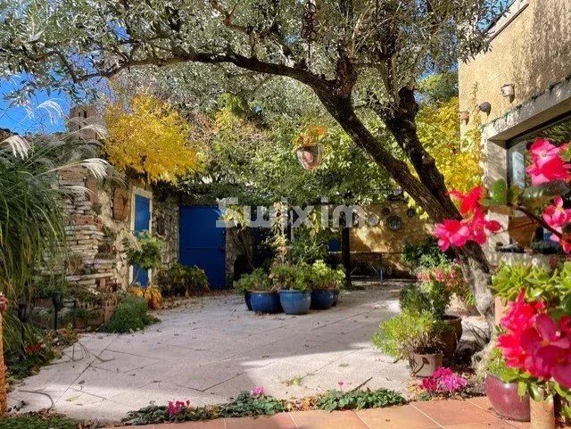 casa 8 Quartos para venda sobre Grignan (26230)