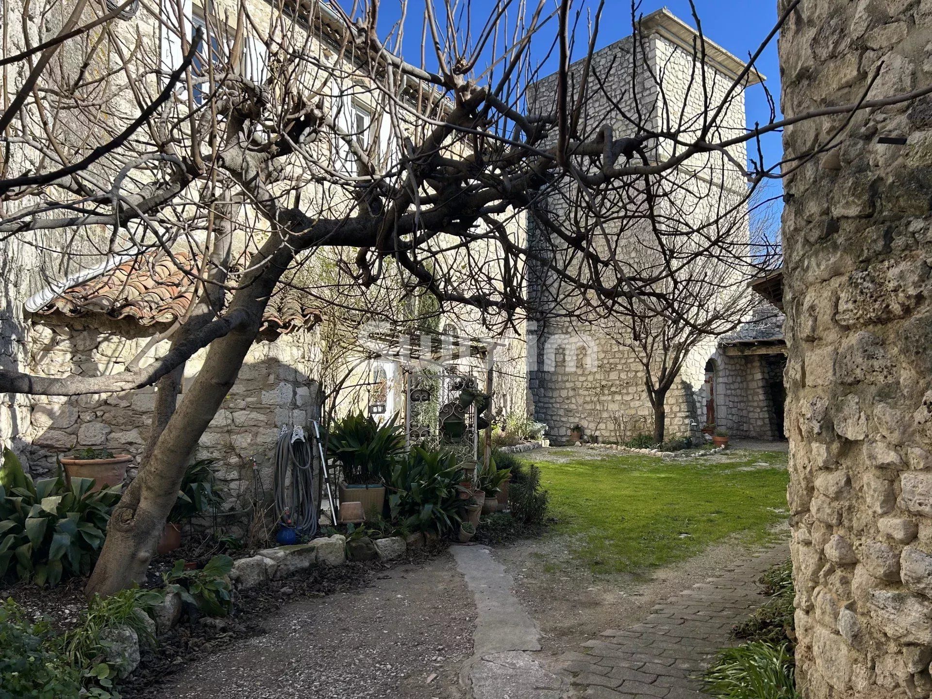 casa 8 Quartos para venda sobre Grignan (26230)