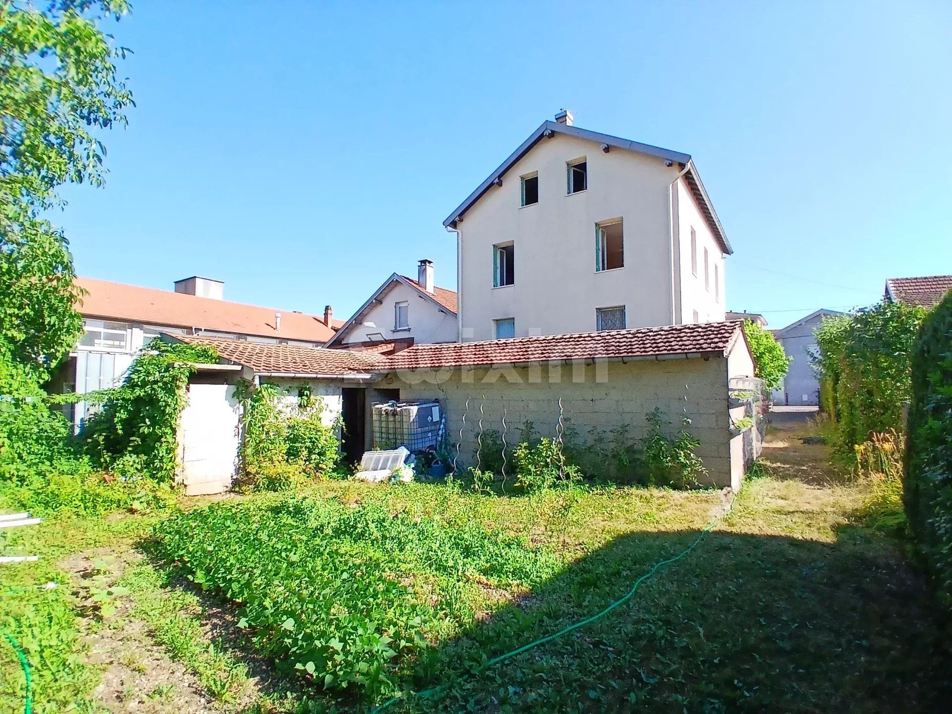 house 9 Rooms for sale on Champagnole (39300)