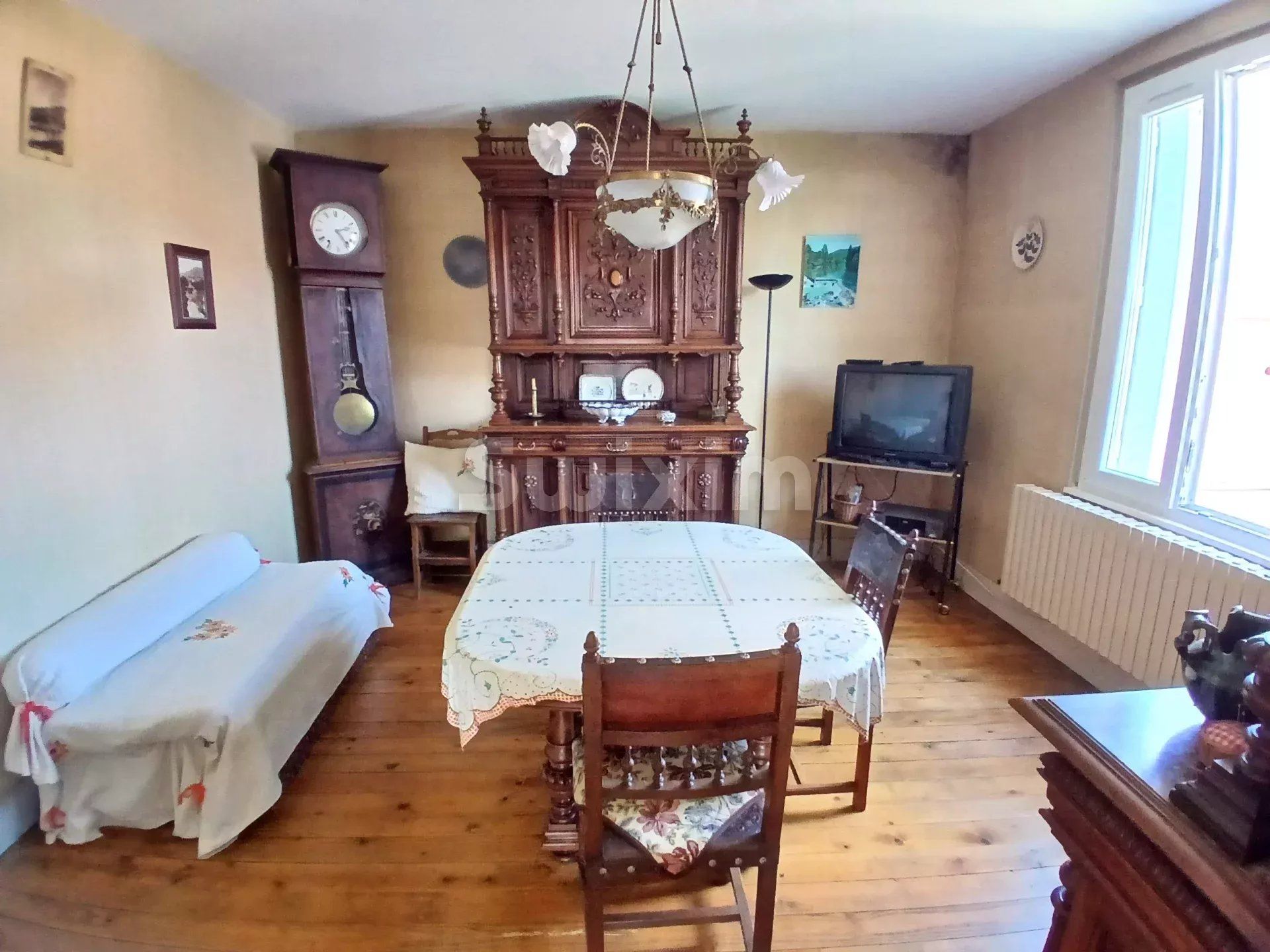 house 9 Rooms for sale on Champagnole (39300)