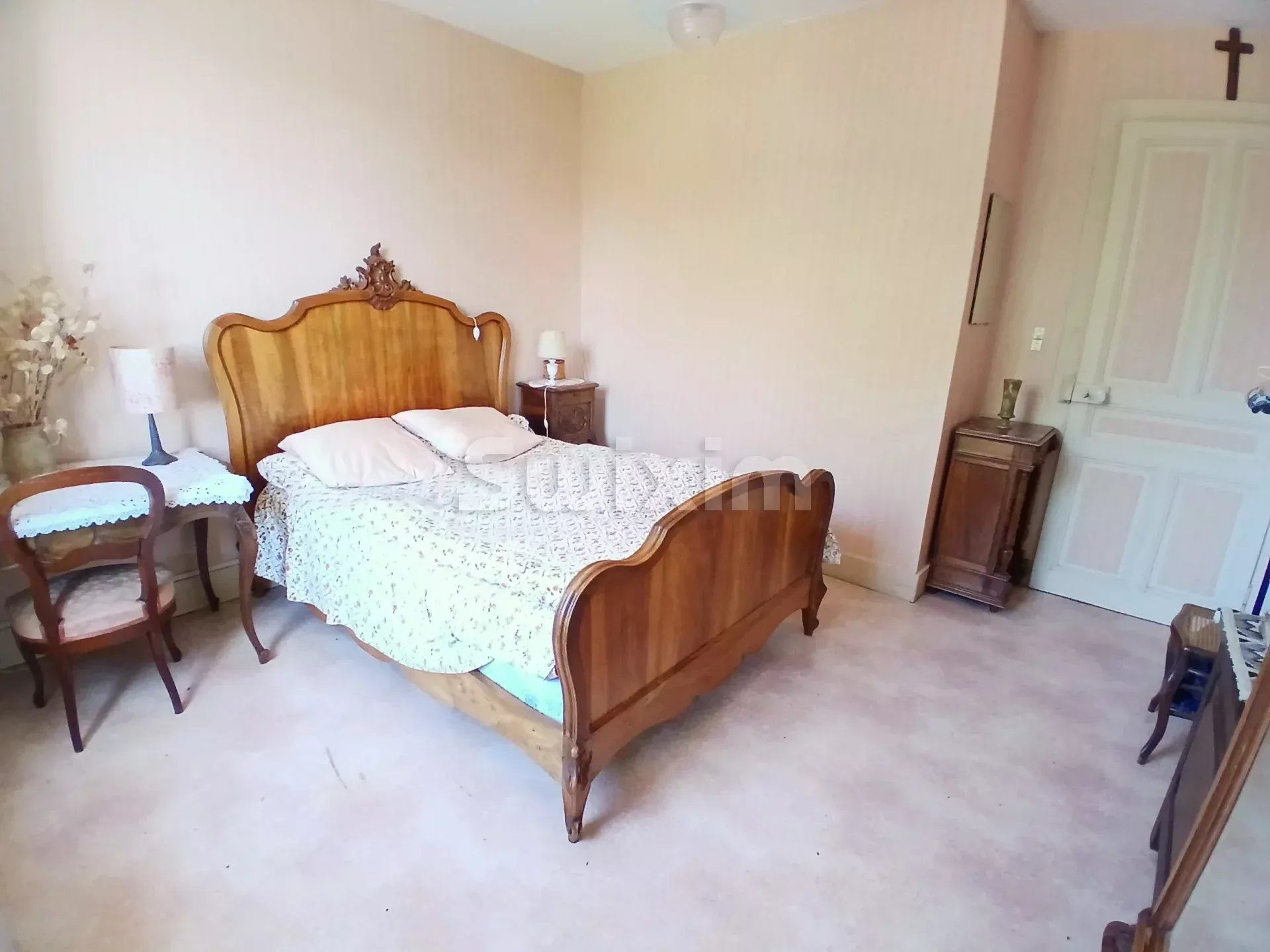 house 9 Rooms for sale on Champagnole (39300)