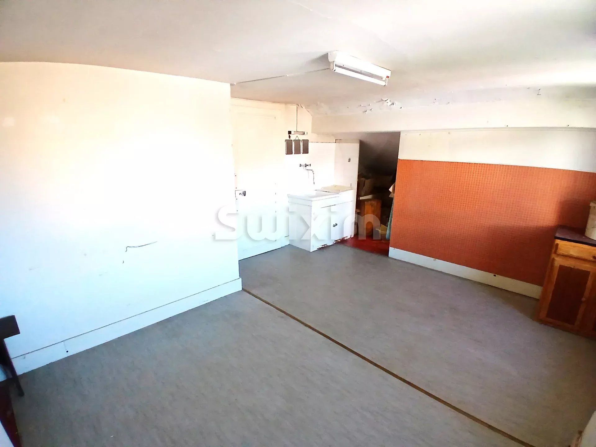 house 9 Rooms for sale on Champagnole (39300)