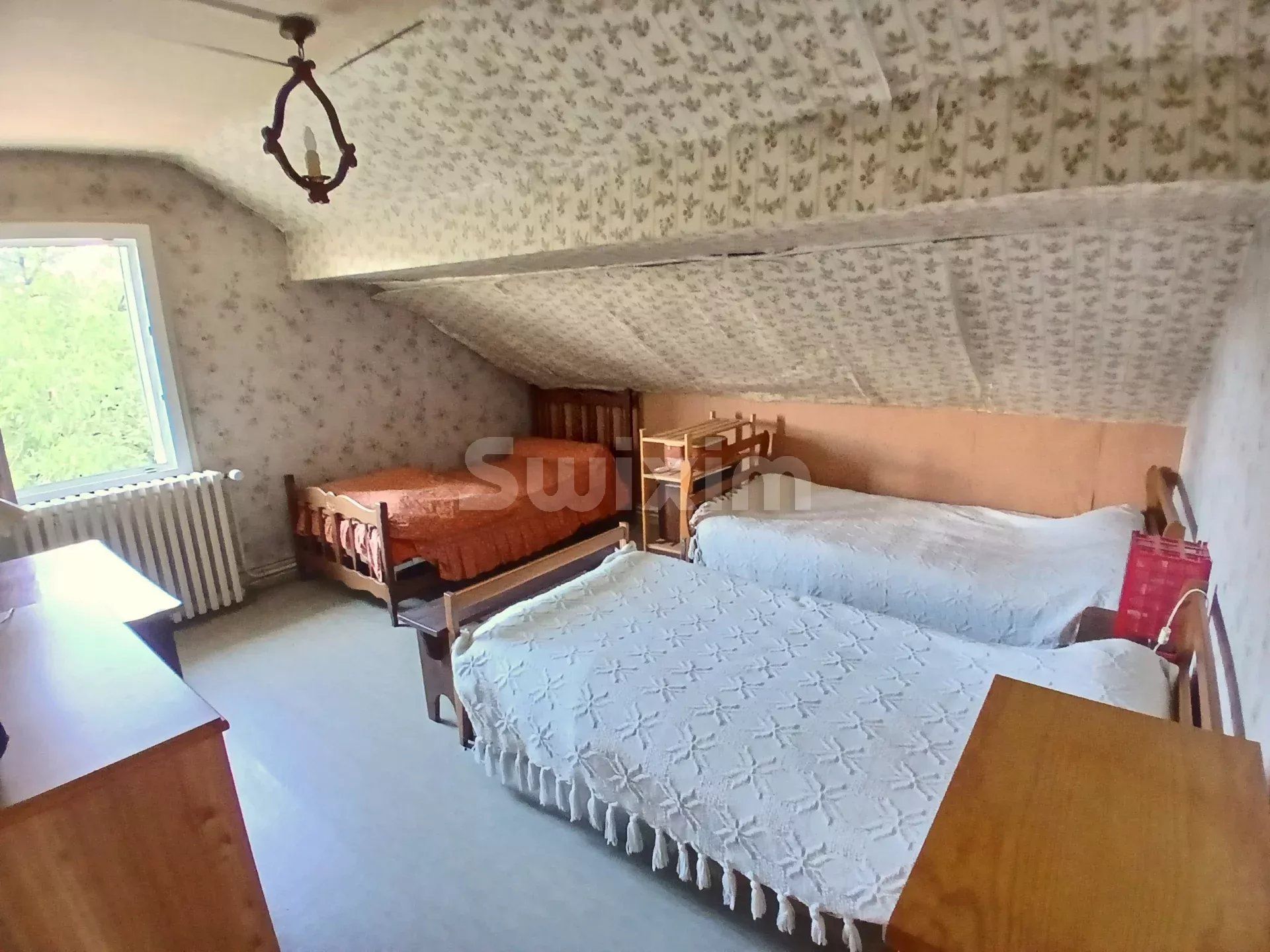 house 9 Rooms for sale on Champagnole (39300)