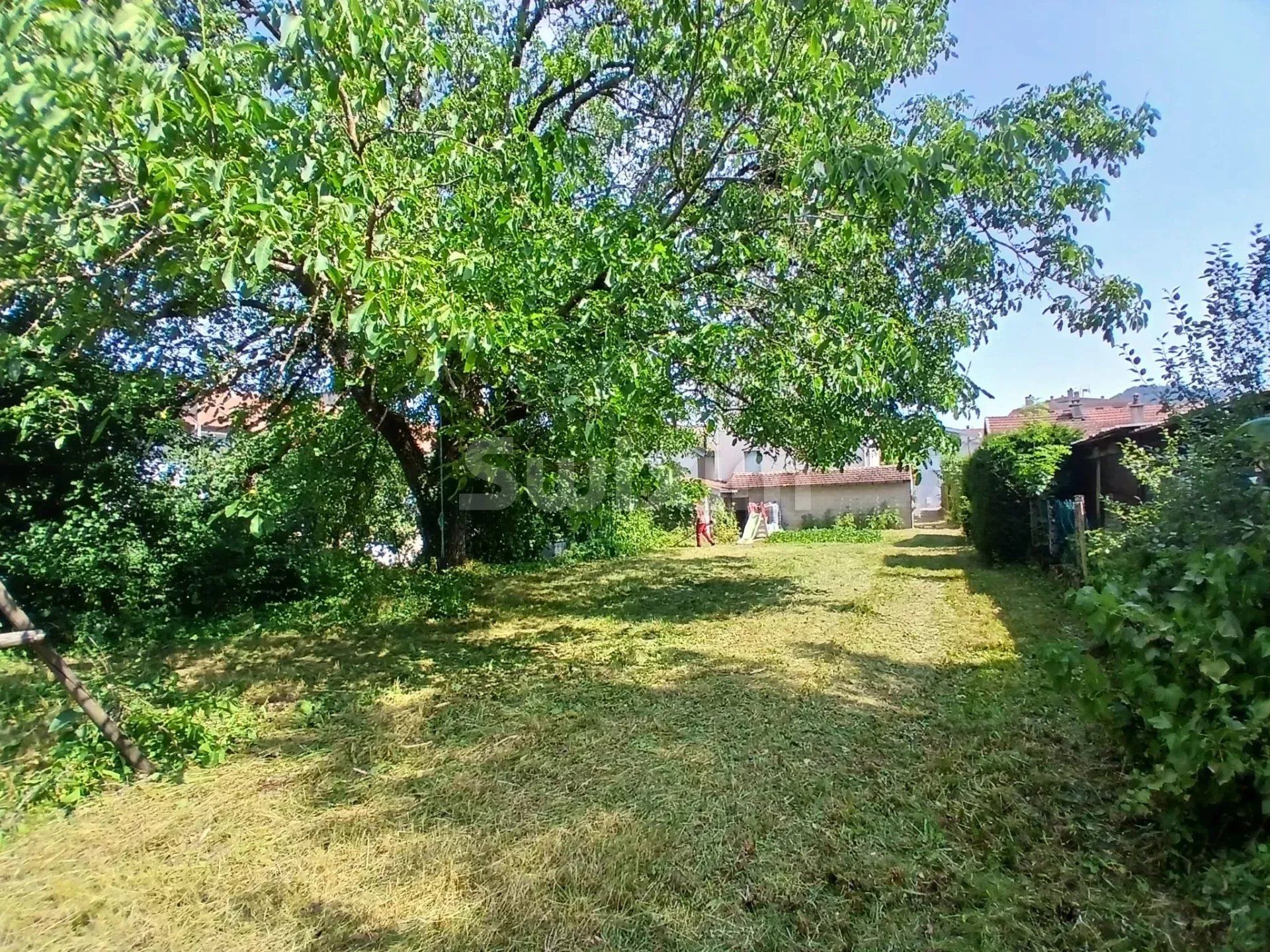 house 9 Rooms for sale on Champagnole (39300)