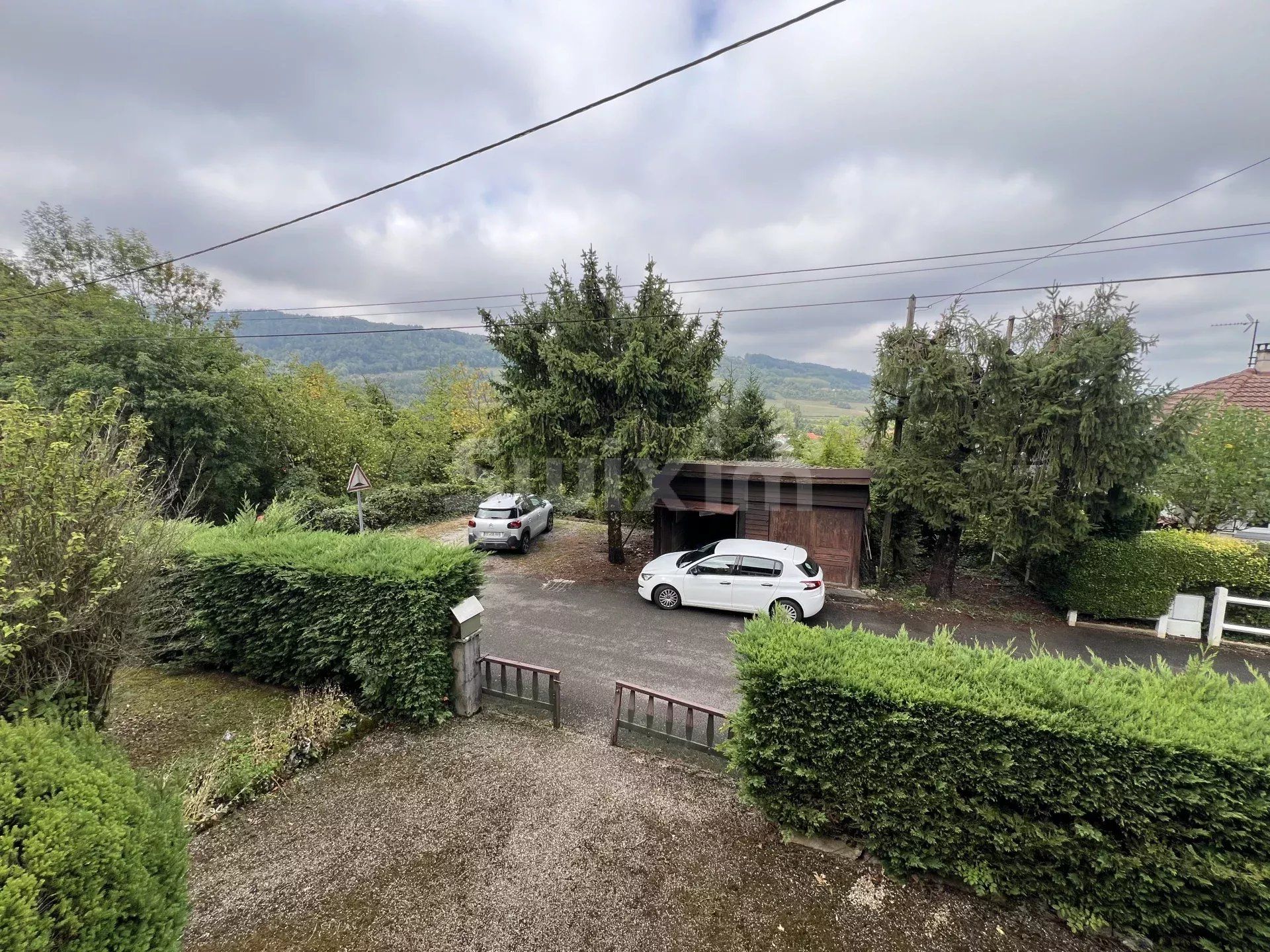 house 5 Rooms for sale on Lons-le-Saunier (39000)