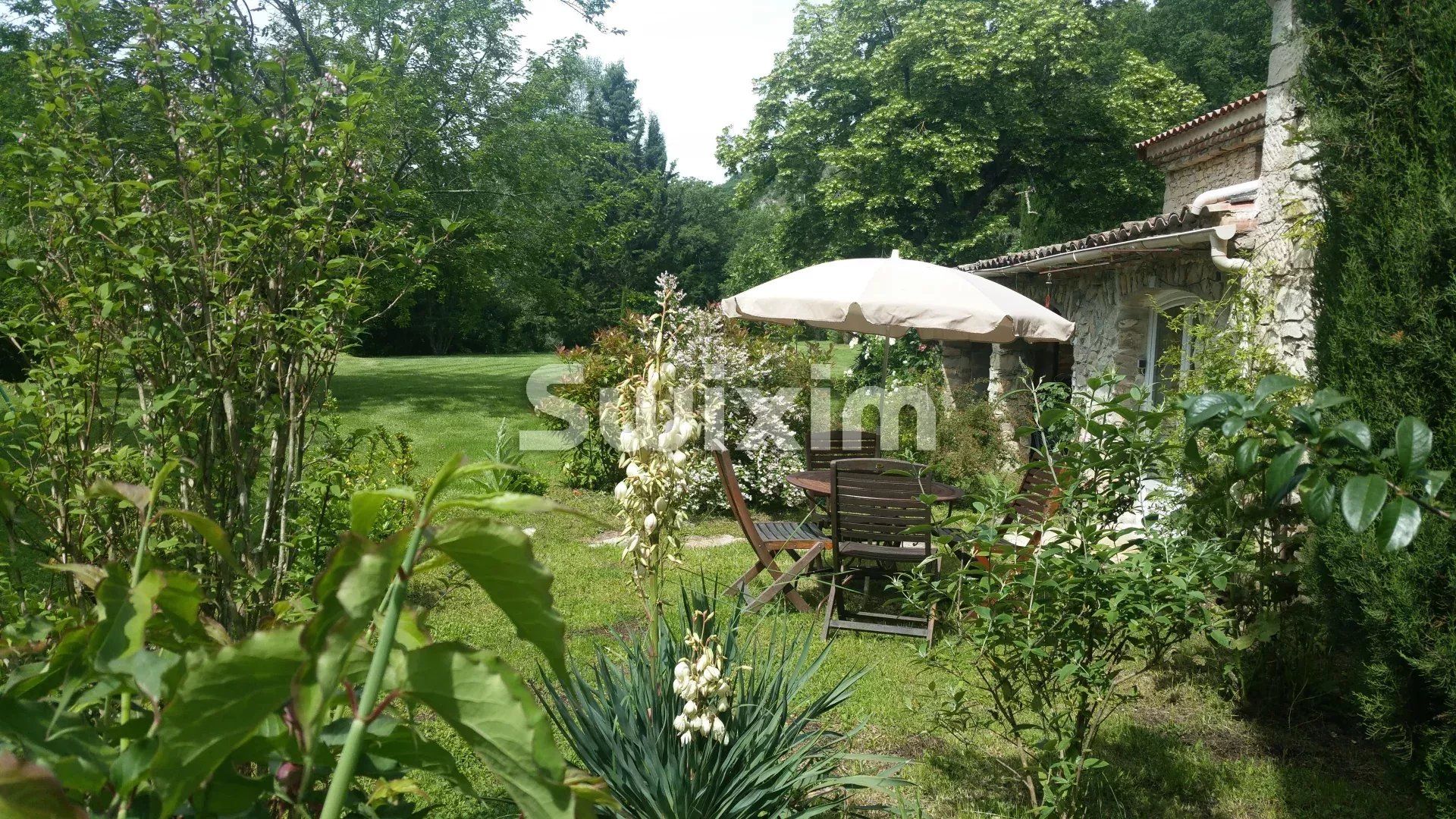 house 18 Rooms for sale on Soyans (26400)