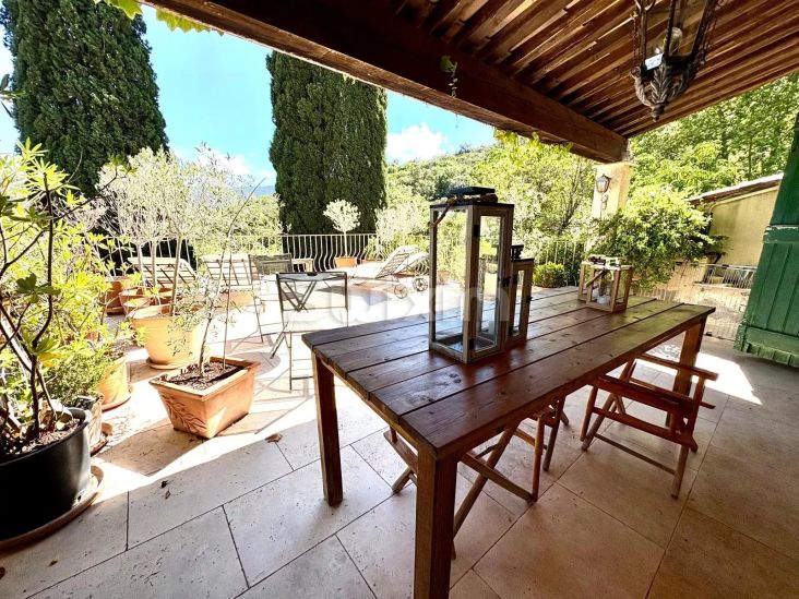 Vente Maison Cogolin 8 Pièces 242 m²
