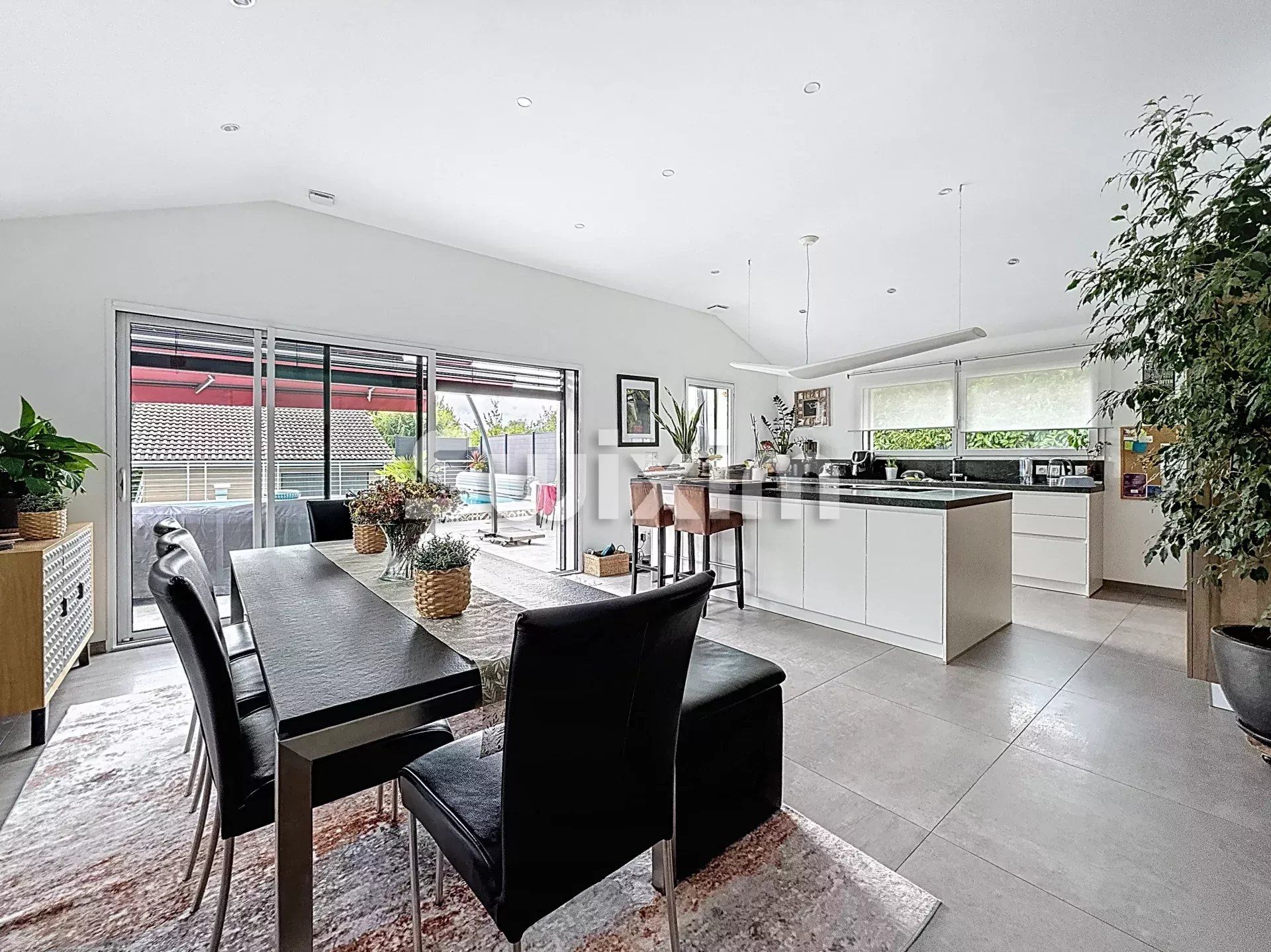 casa 7 Camere in vendita su Divonne-les-Bains (01220)