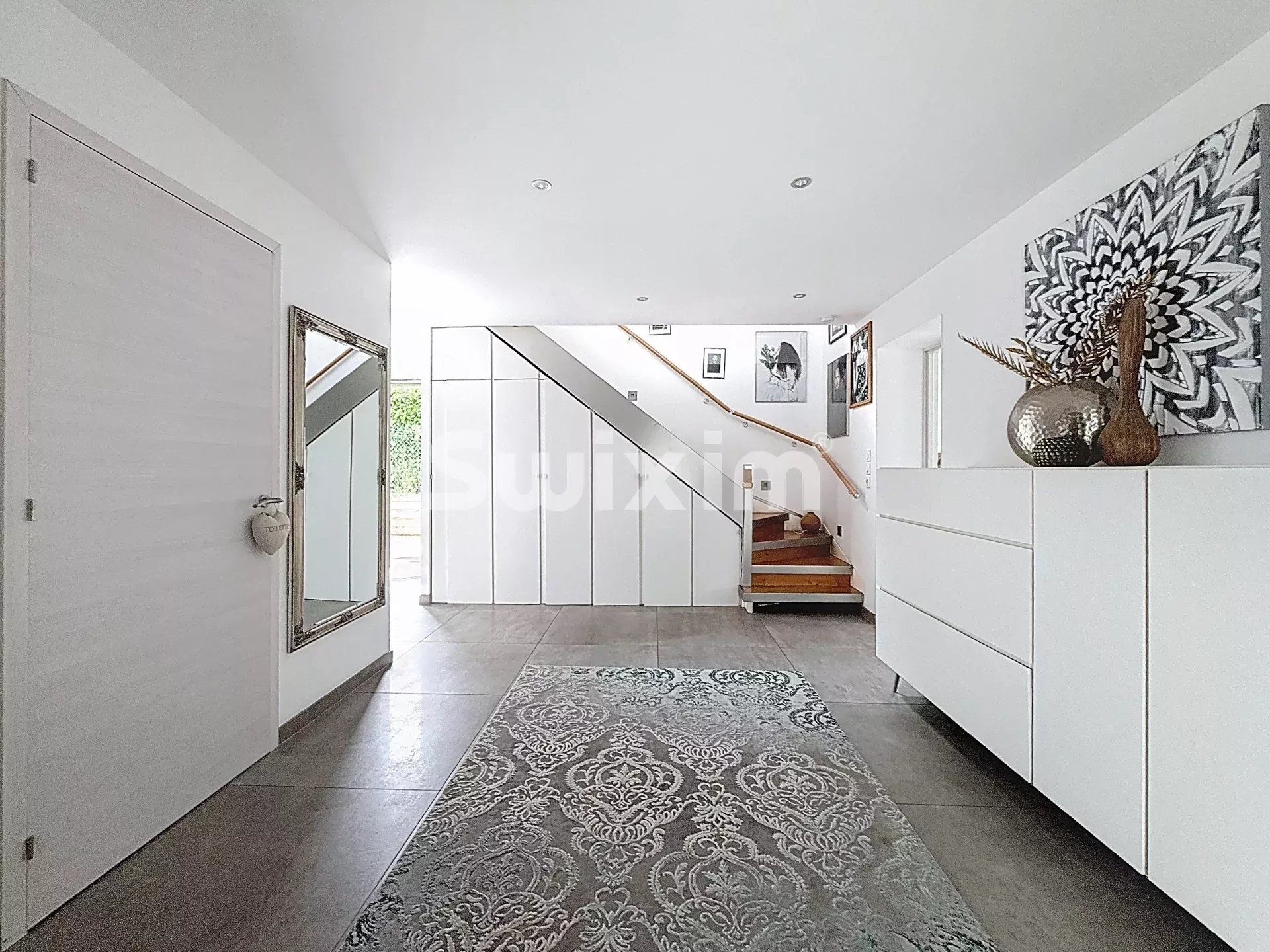 house 7 Rooms for sale on Divonne-les-Bains (01220)