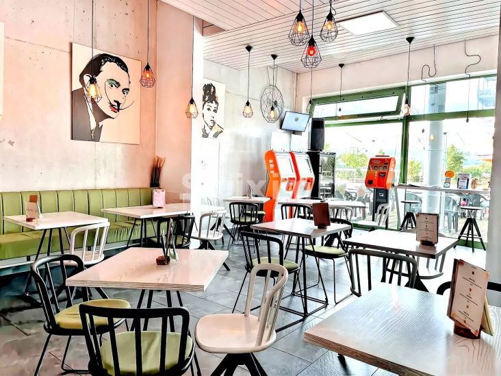 Vente Commerce Meyrin 1&nbsp;pièce 142&nbsp;m²