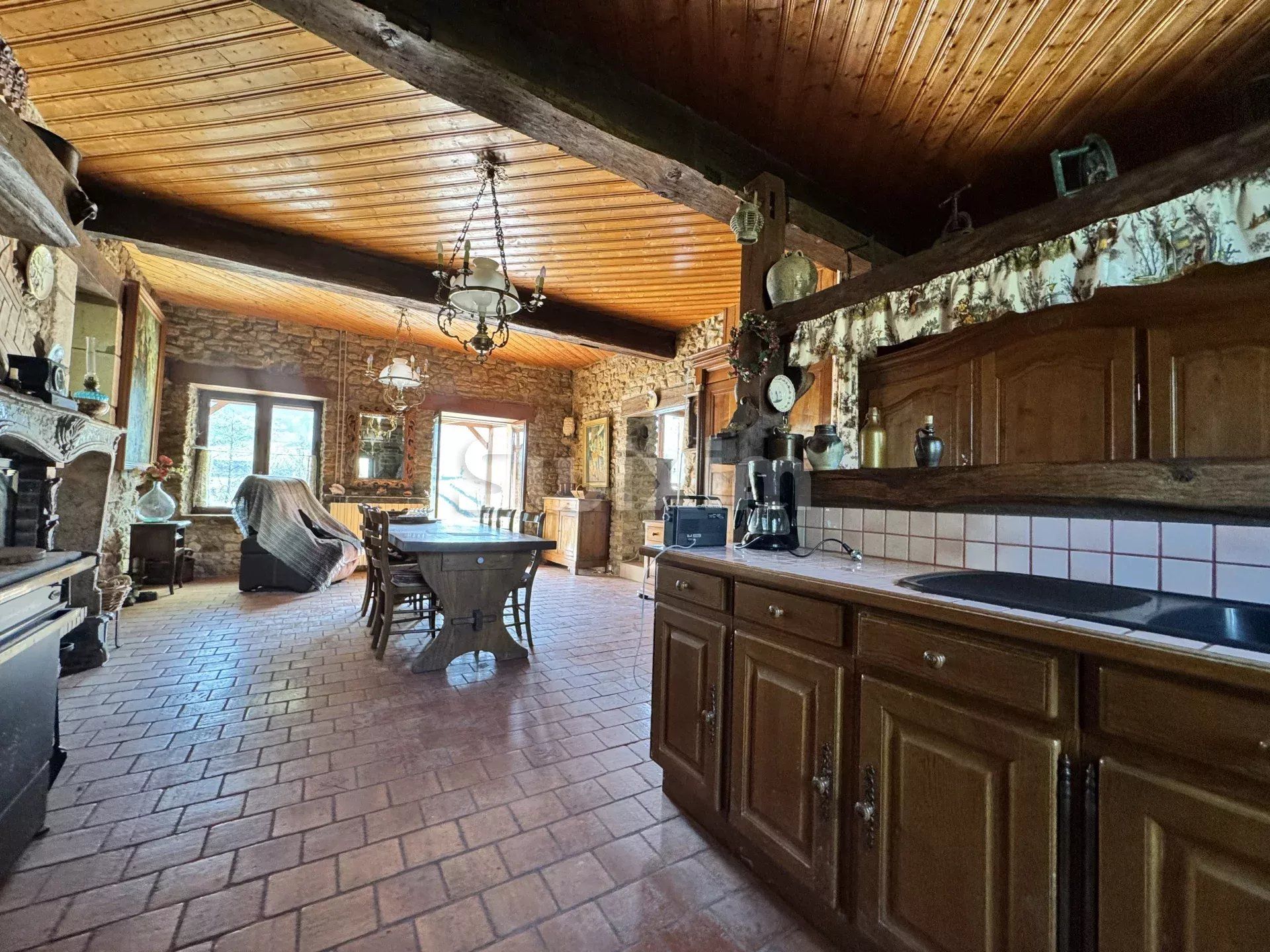 casa 6 Quartos para venda sobre Vézelay (89450)