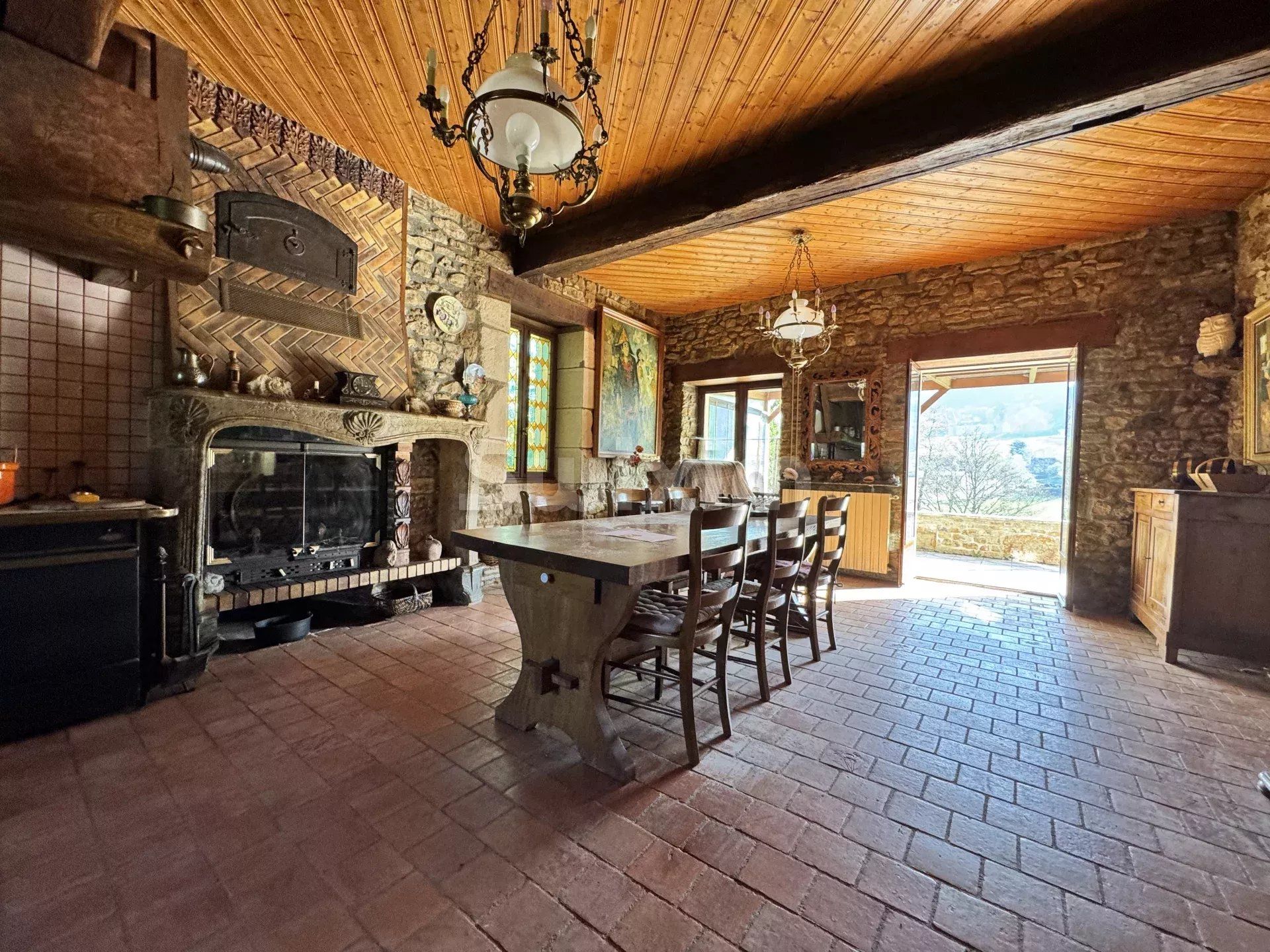 casa 6 Quartos para venda sobre Vézelay (89450)