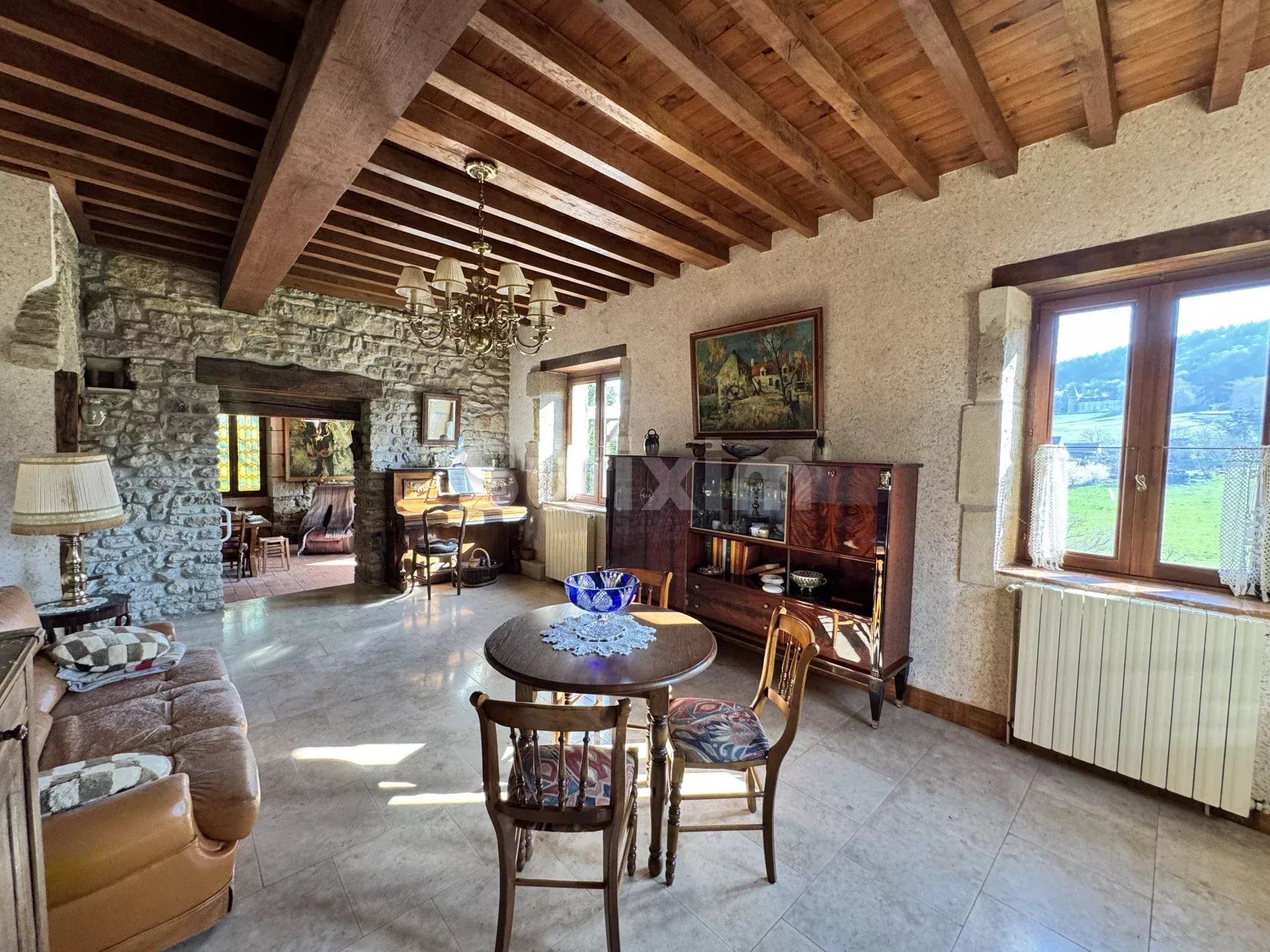 casa 6 Quartos para venda sobre Vézelay (89450)