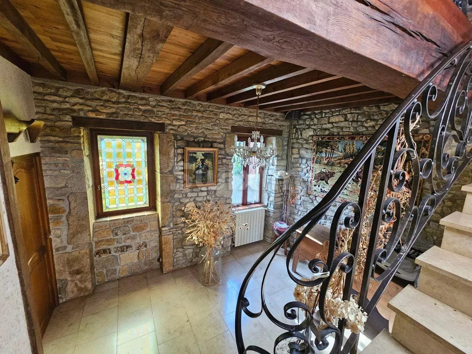 casa 6 Quartos para venda sobre Vézelay (89450)
