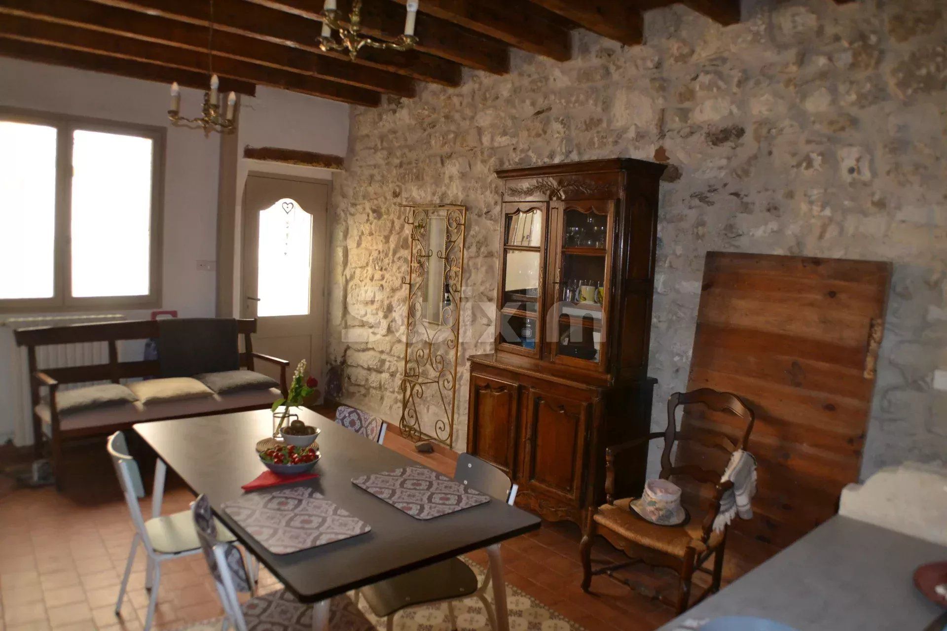 townhouse 4 Rooms for sale on Arles (13200)