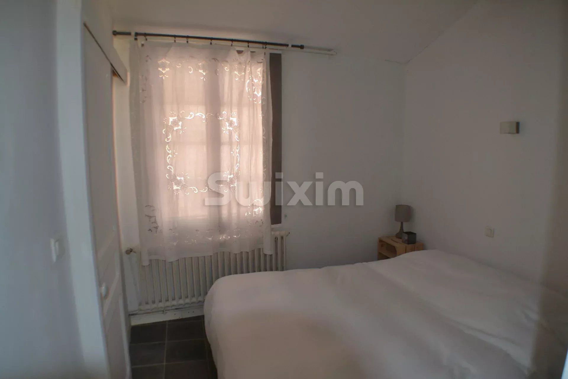 townhouse 4 Rooms for sale on Arles (13200)