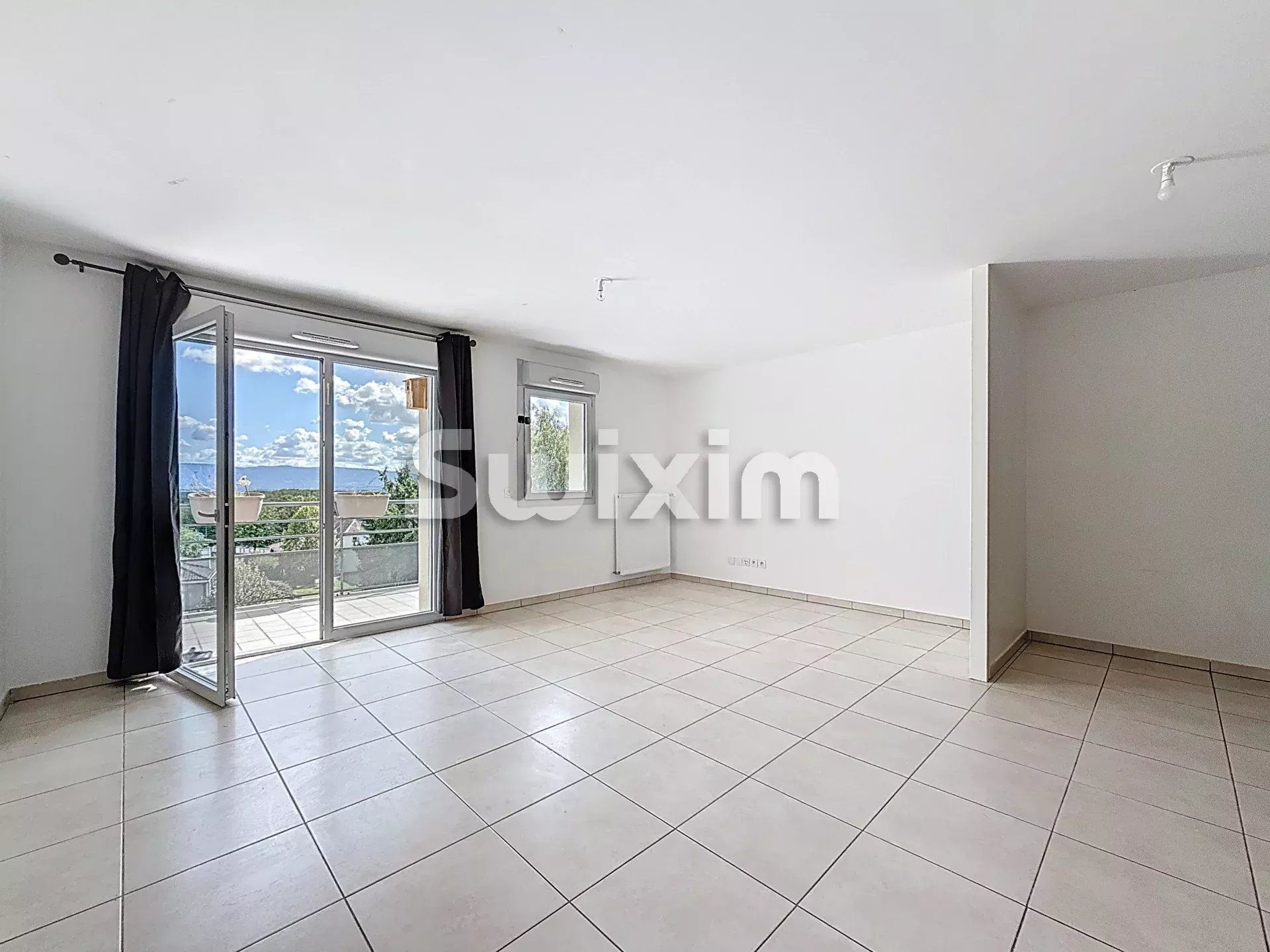 apartamento 3 Quartos para venda sobre Gex (01170)