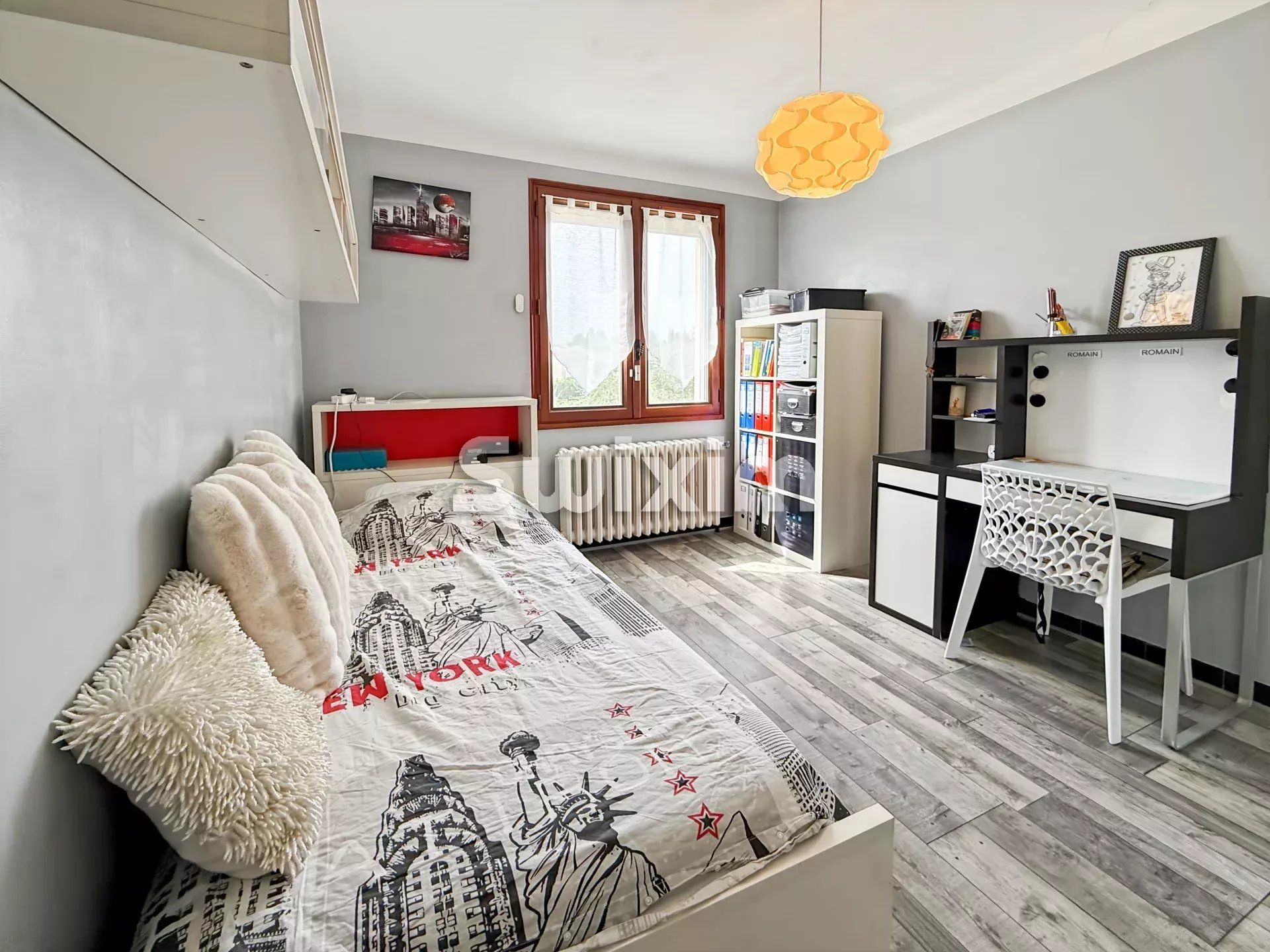 house 5 Rooms for sale on Courthézon (84350)