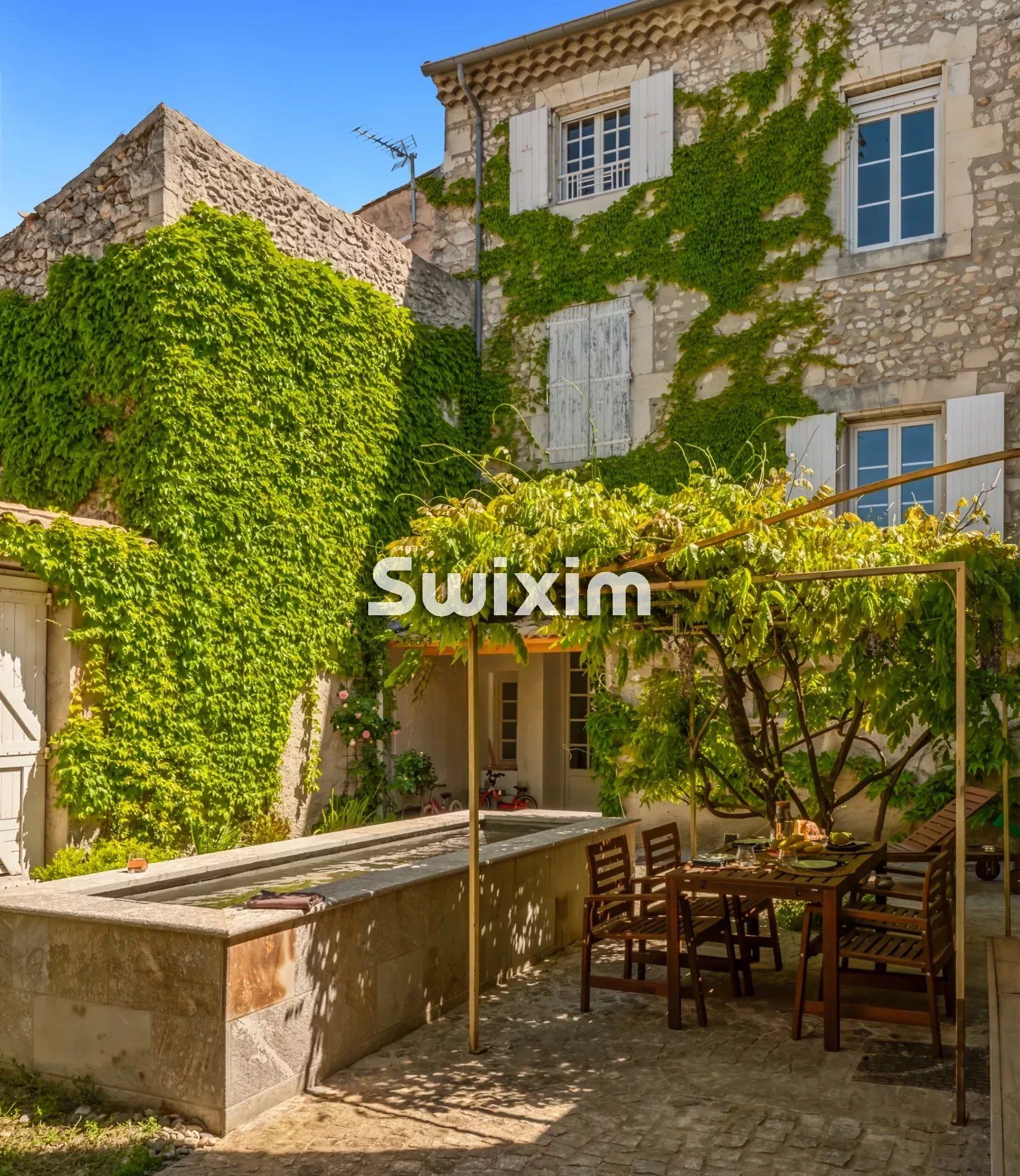 maison de ville 8 Pièces en location sur Pierrelatte (26700)