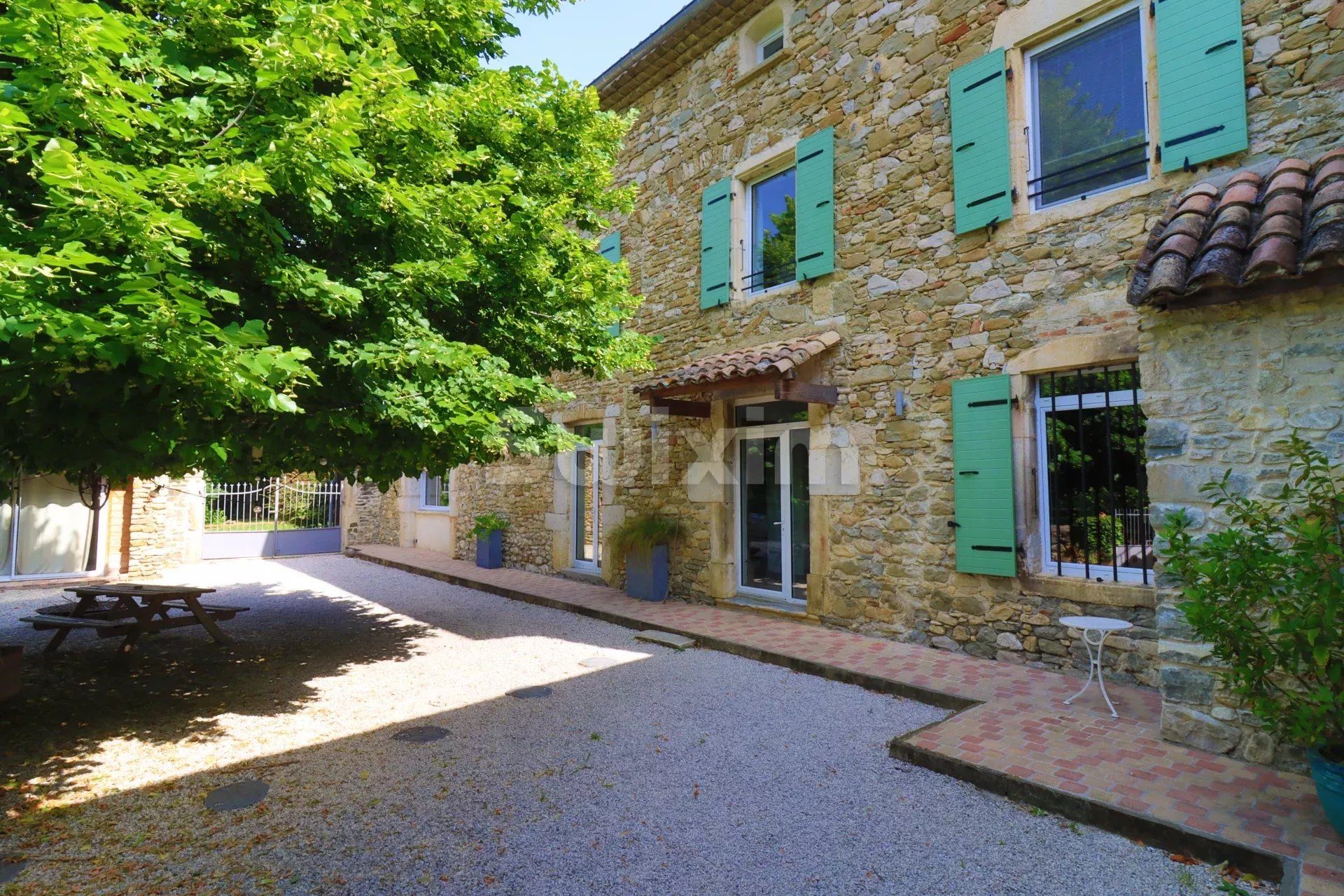 propriété 24 Pièces en vente sur Pont-de-Barret (26160)