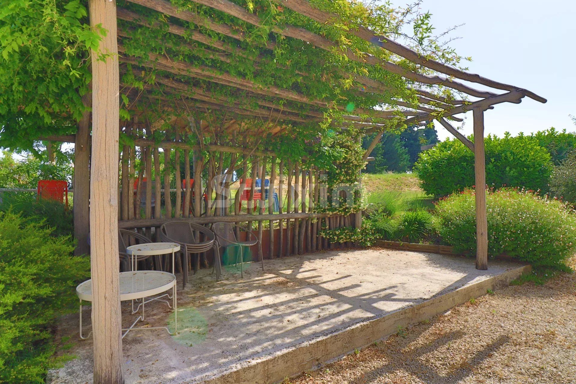 propriété 24 Pièces en vente sur Pont-de-Barret (26160)