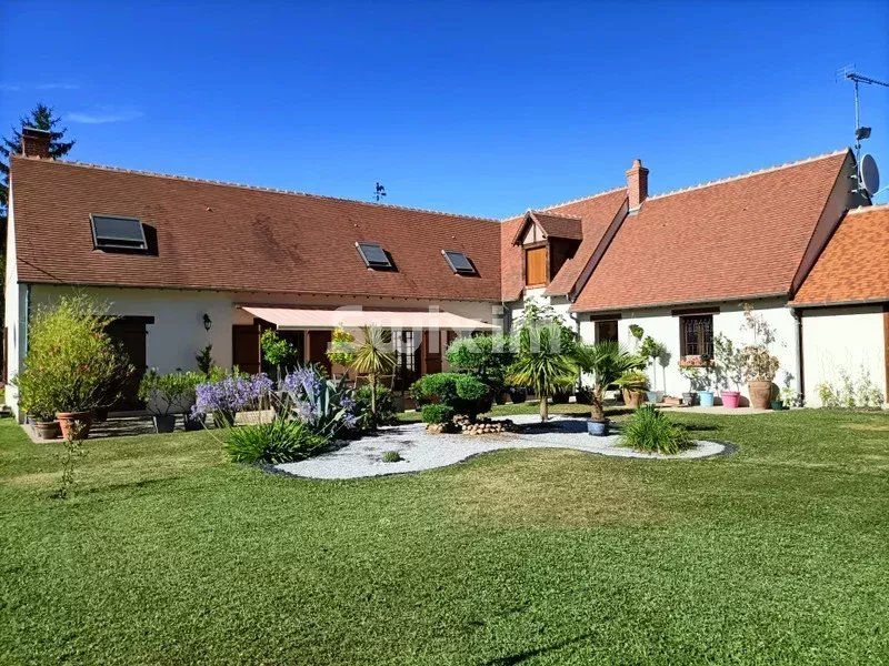 casa 7 Camere in vendita su Orléans (45000)