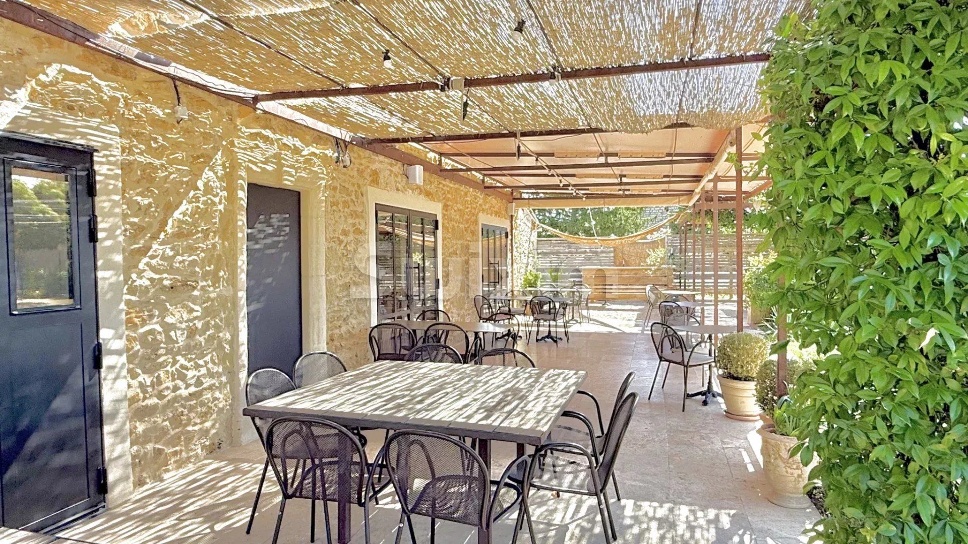 mas 8 Camere in vendita su Uzès (30700)