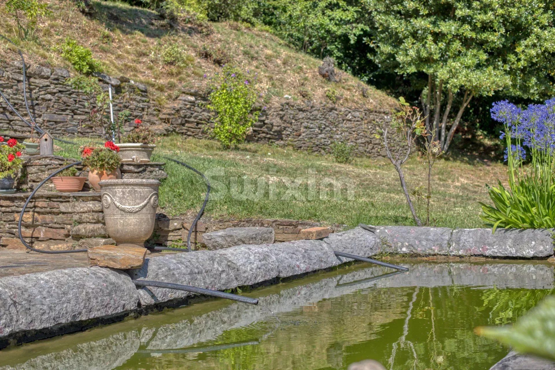 mas 9 Pièces en vente sur Le Collet-de-Dèze (48160)