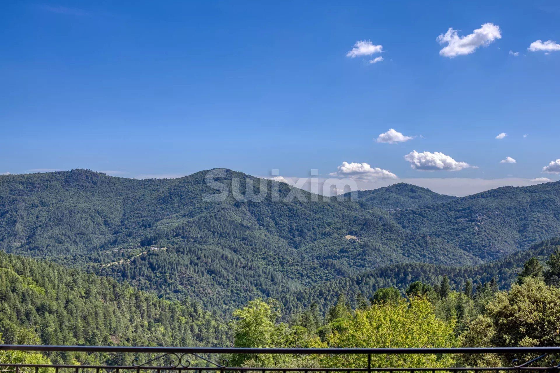 mas 9 Pièces en vente sur Le Collet-de-Dèze (48160)