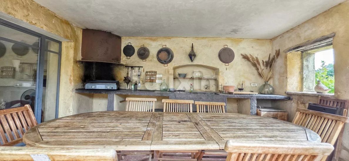 Vente Maison Grignan 8 Pièces 206 m²