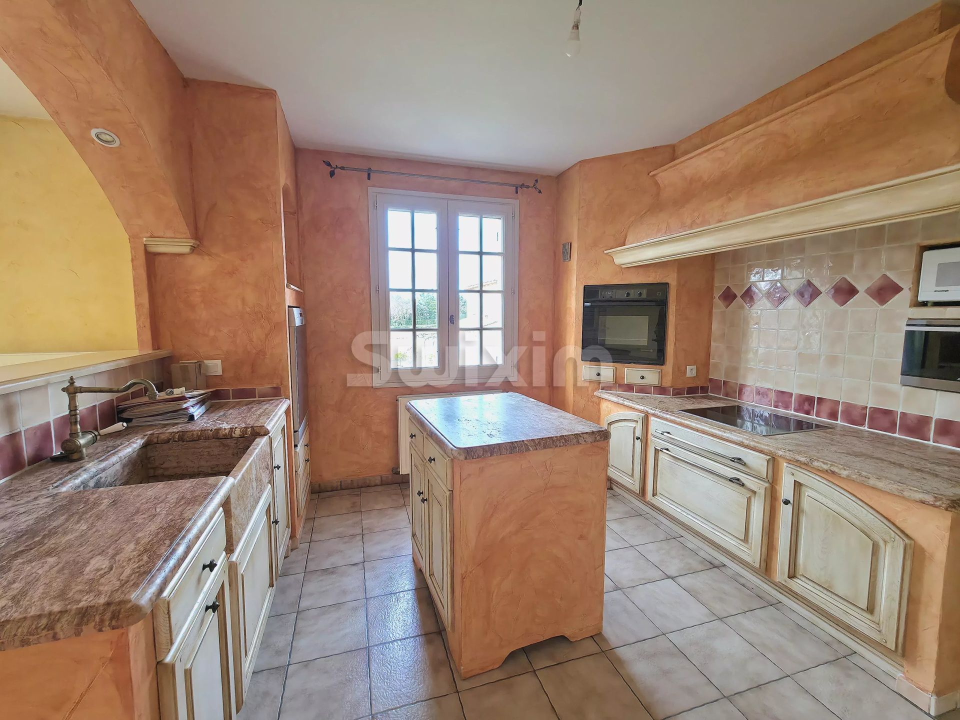 casa 6 Camere in vendita su Grignan (26230)