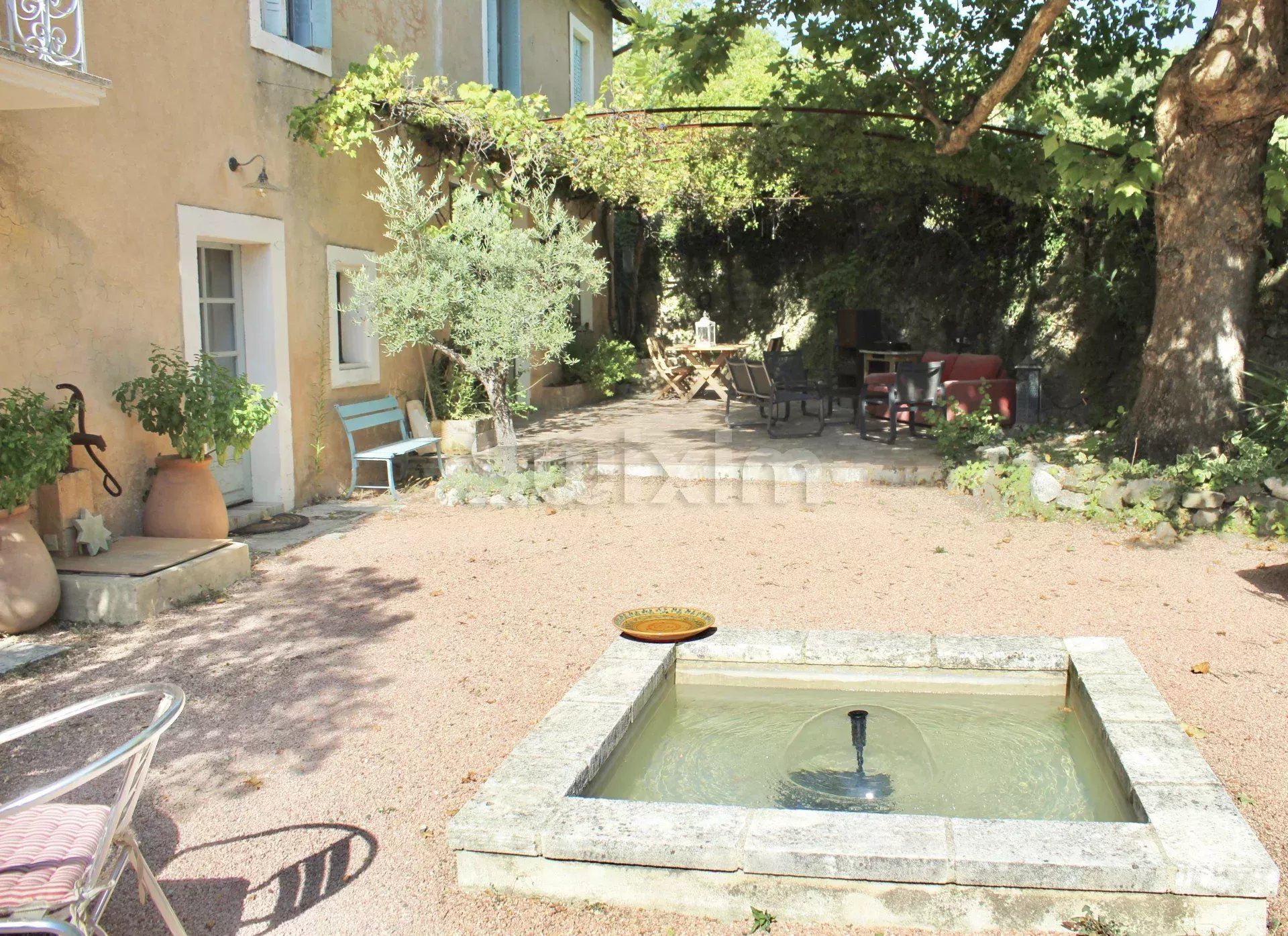 maison 8 Pièces en vente sur Valaurie (26230)