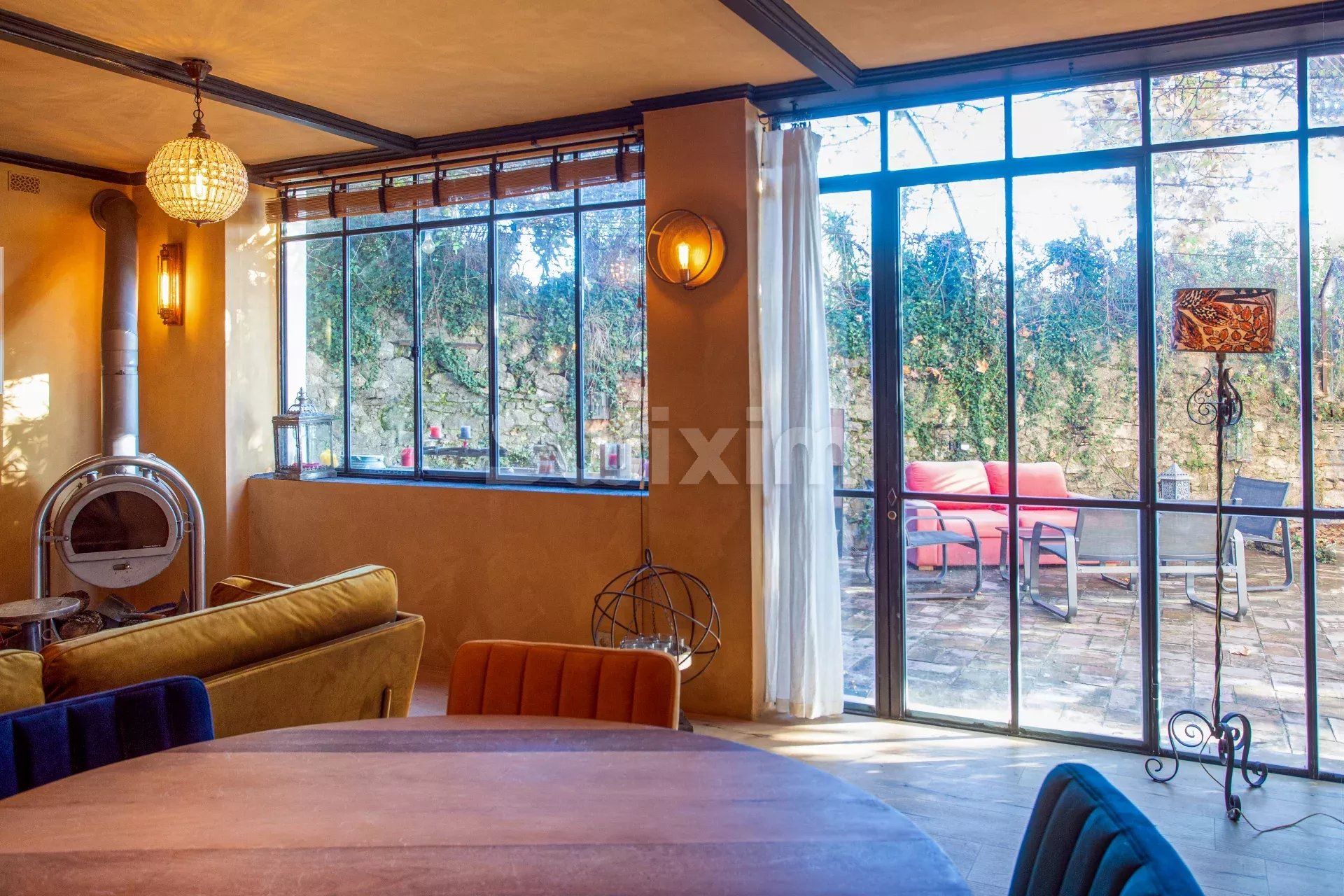 maison 8 Pièces en vente sur Valaurie (26230)