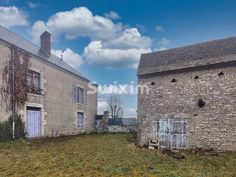 farmhouse 8 Rooms for sale on Blois (41000)