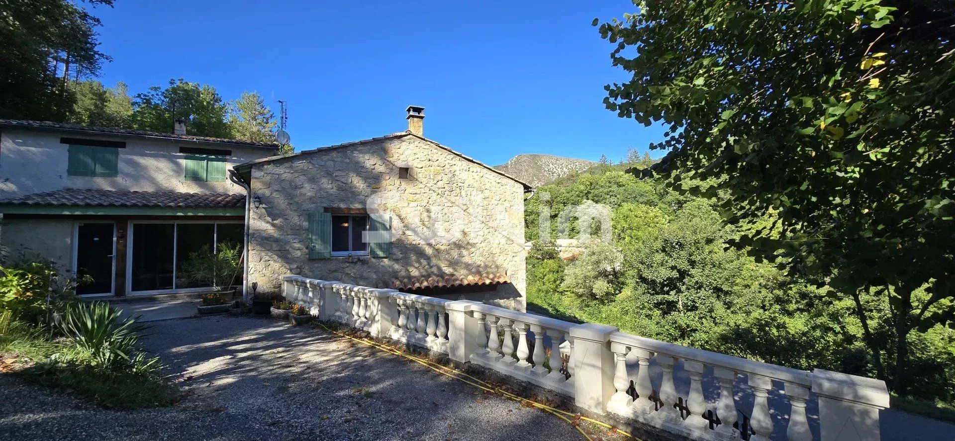 house 7 Rooms for sale on Saint-Nazaire-le-Désert (26340)