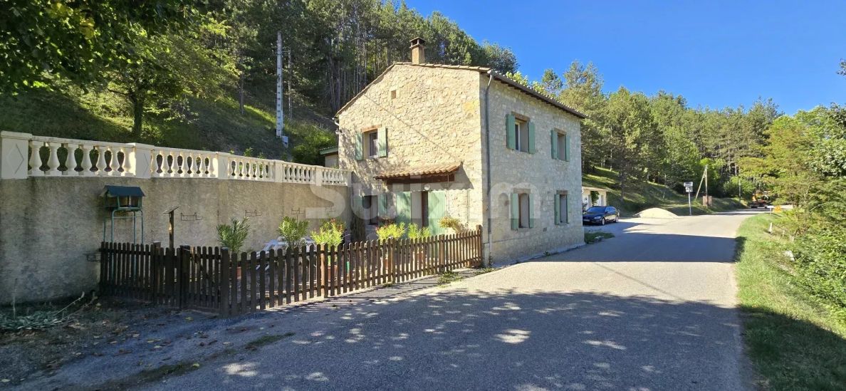 Vente Maison Saint-Nazaire-le-Désert 7 Pièces 186 m²