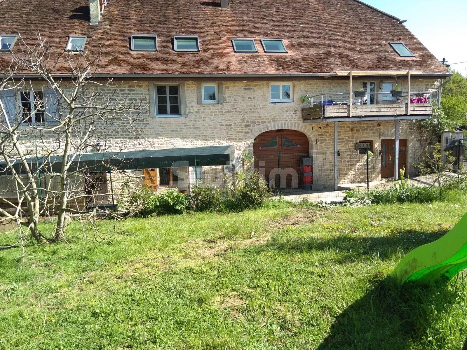 casa 8 Quartos para venda sobre Tourmont (39800)