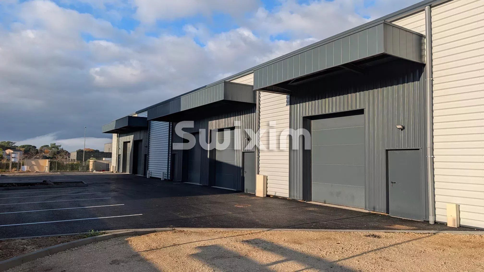 instalações industriais 1 sala para aluguer sobre Saint-Paul-Trois-Châteaux (26130)