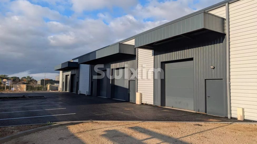 Location Entrepôt Saint-Paul-Trois-Châteaux 1&nbsp;pièce 150&nbsp;m²