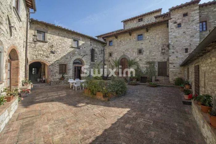 wine estate 30 Rooms for sale on Siena (53100)
