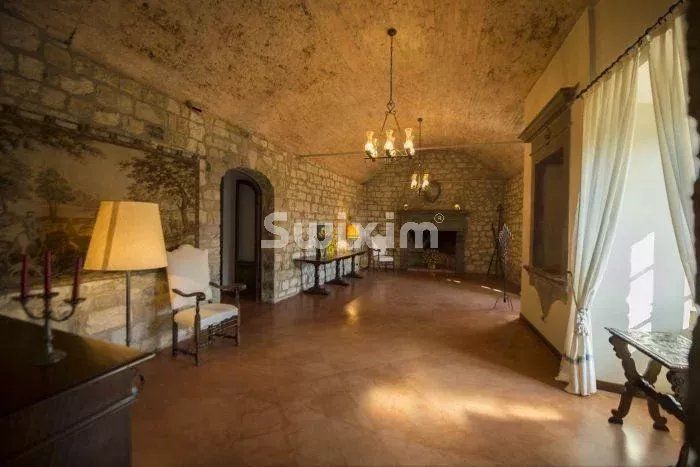 wine estate 30 Rooms for sale on Siena (53100)