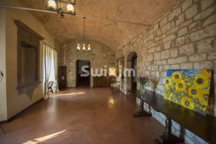wine estate 30 Rooms for sale on Siena (53100)