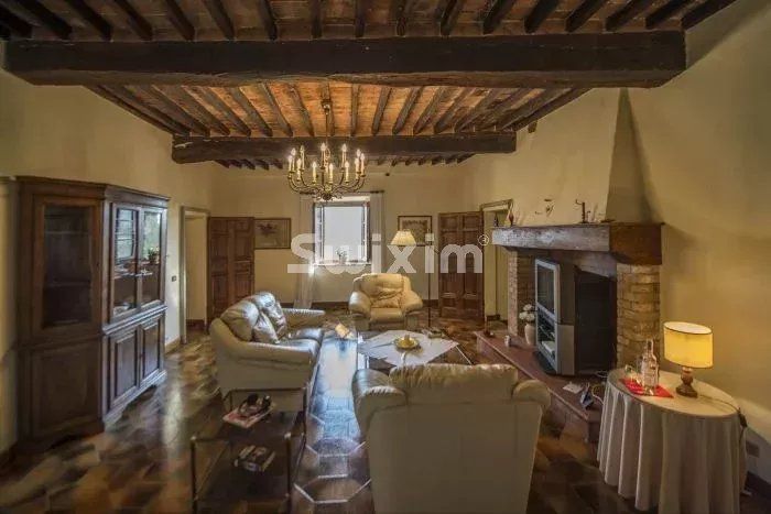 wine estate 30 Rooms for sale on Siena (53100)