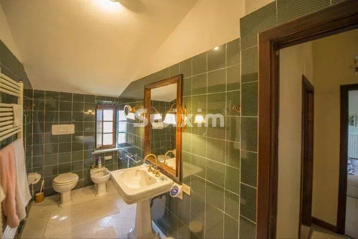 wine estate 30 Rooms for sale on Siena (53100)