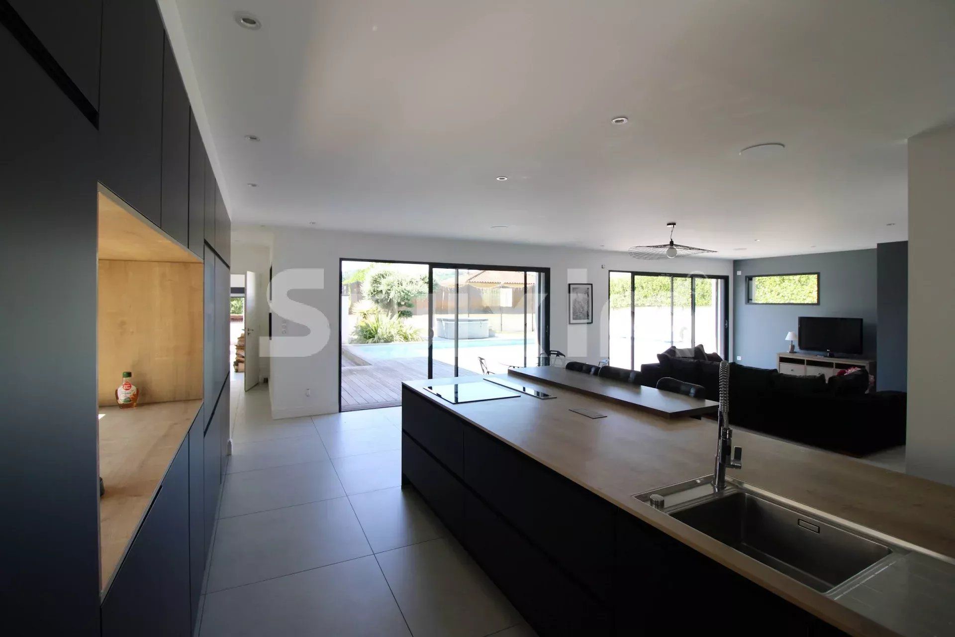 casa 6 Camere in vendita su Bourgoin-Jallieu (38300)