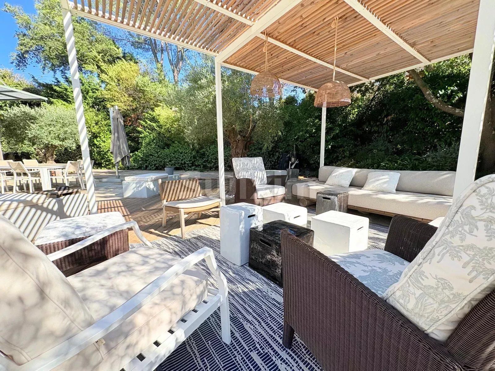 maison 6 Pièces en vente sur Saint-Raphaël (83700)