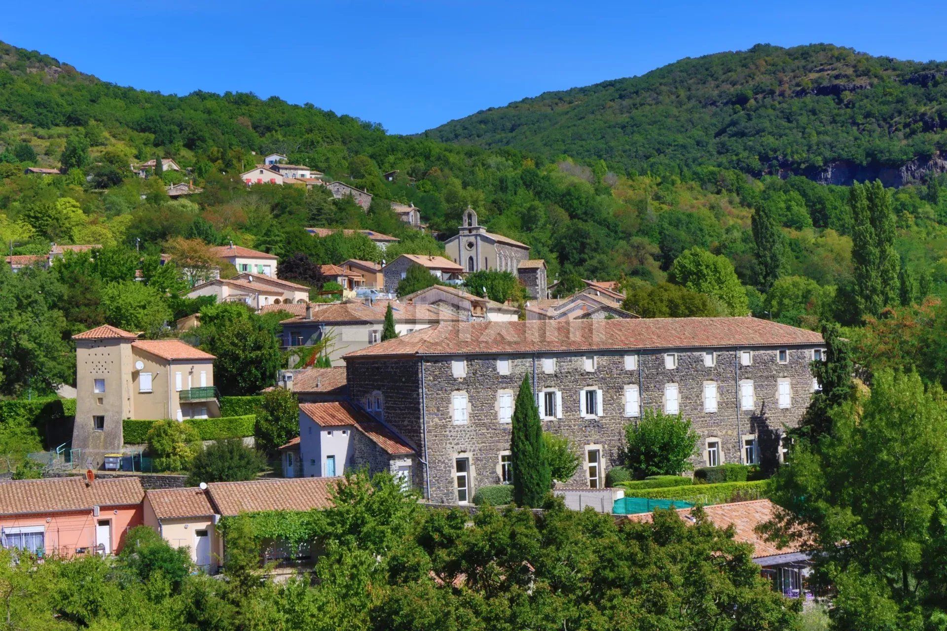 immeuble 26 Pièces en vente sur Mirabel (07170)