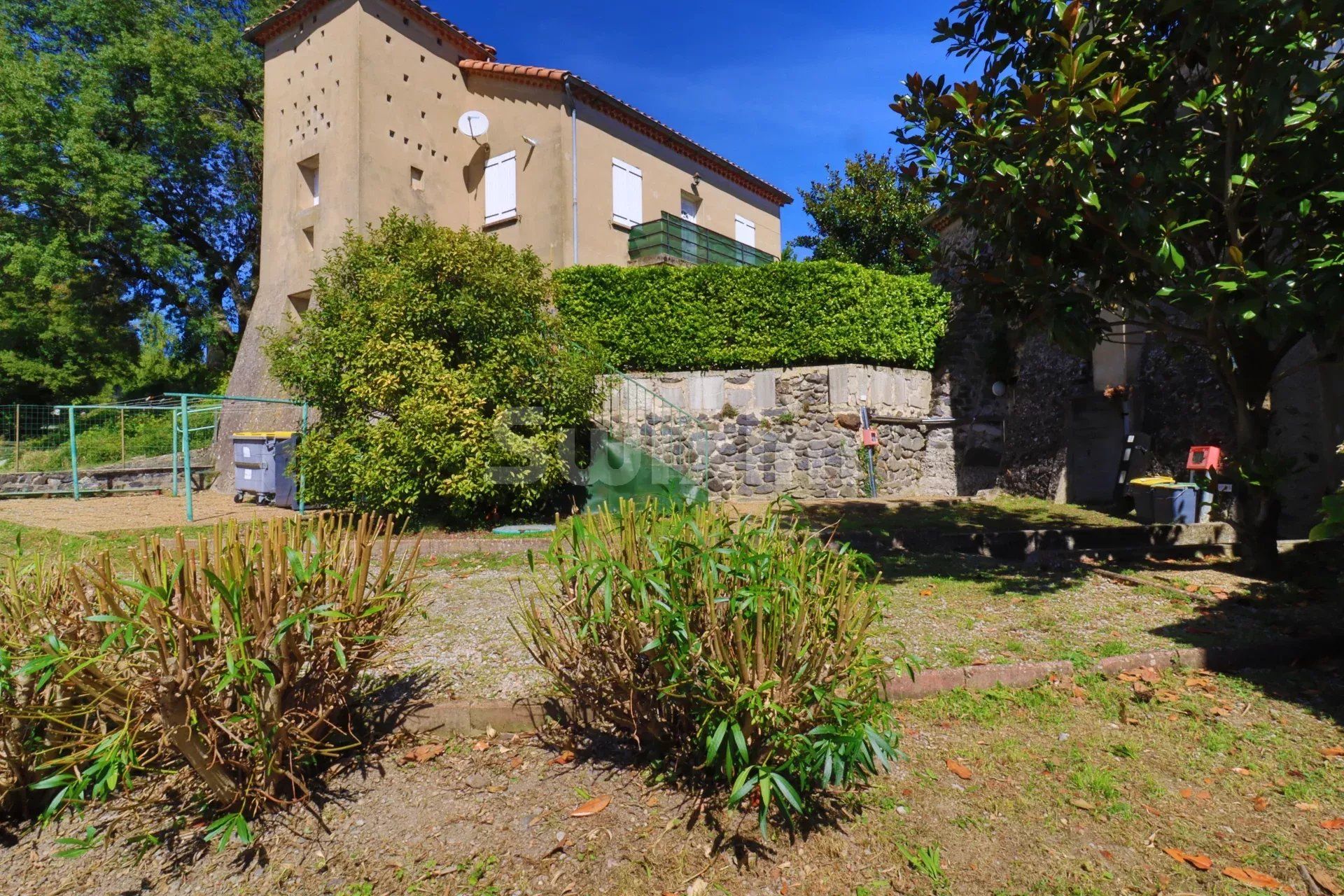 immeuble 26 Pièces en vente sur Mirabel (07170)